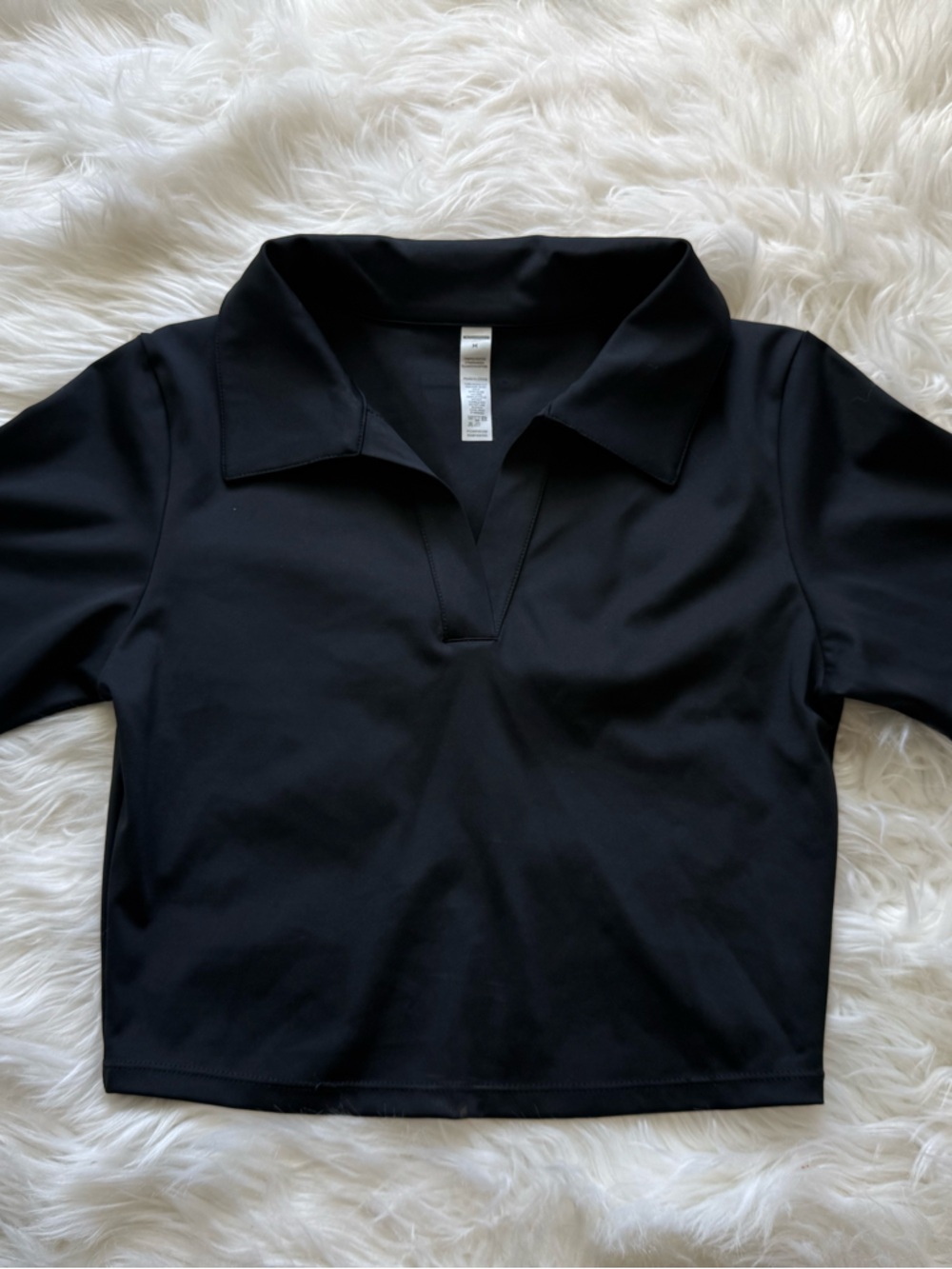 Black Collared V-Neck Cropped Top - NOVA SPORT